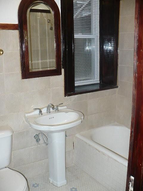 1st image of 5551 N Spaulding Ave