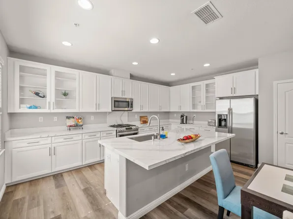 3301 N Park Dr Unit 1214, Sacramento, CA 95835