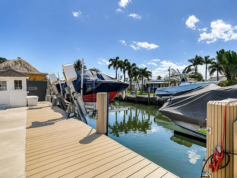 963 Nautilus Isle — Photo 14