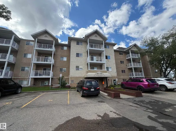 17467 98a Ave NW #213, Edmonton, AB T5T 6E9