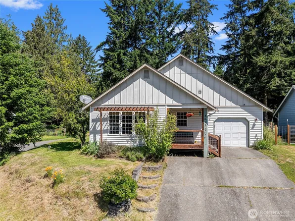 3615 Britzman Loop, Clinton, WA 98236