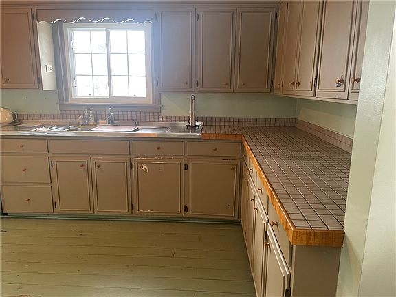 5th image of 9 Mount Pleasant Dr