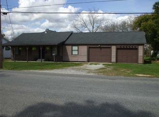 5039 25th St, Groves, TX 77619