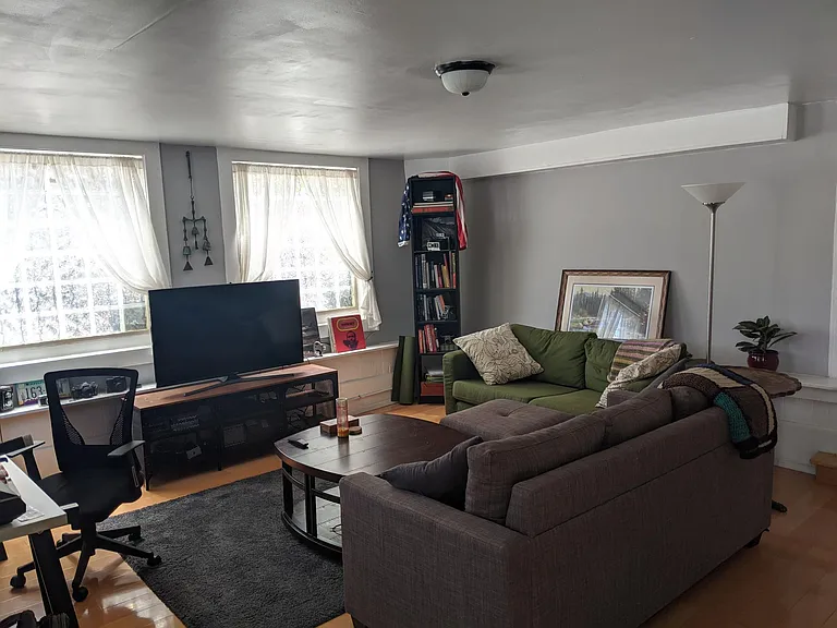 301 Webster St #A — Photo 2