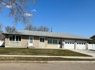 1712 2nd Ave E, Williston, ND 58801
