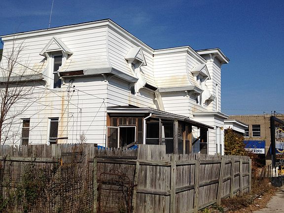 4th image of 608 W Jefferson St