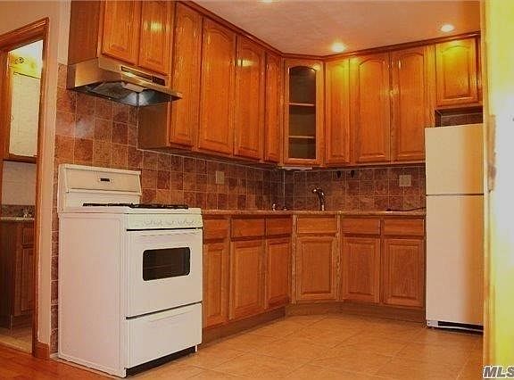 2nd image of 2512 38th St