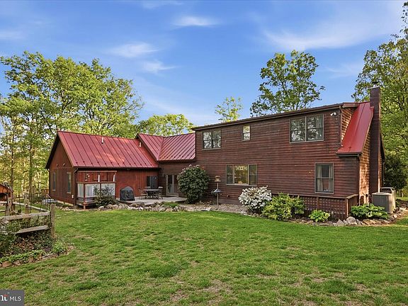2nd image of 330 Sideling Mountain Dr