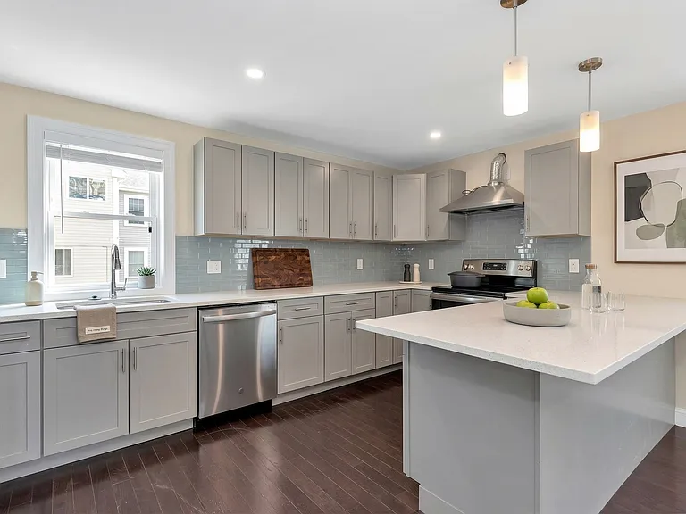43 Wright Ave #3 — Photo 2