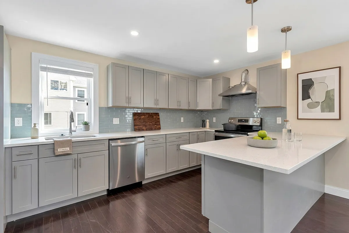 Building Photo - 43 Wright Ave #3
