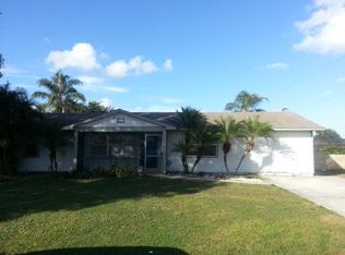 471 SE Fairchild Ave, Port Saint Lucie, FL 34984