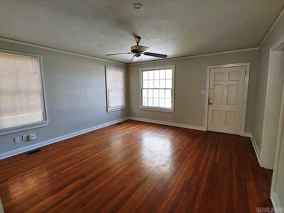 2nd image of 304 Walnut St