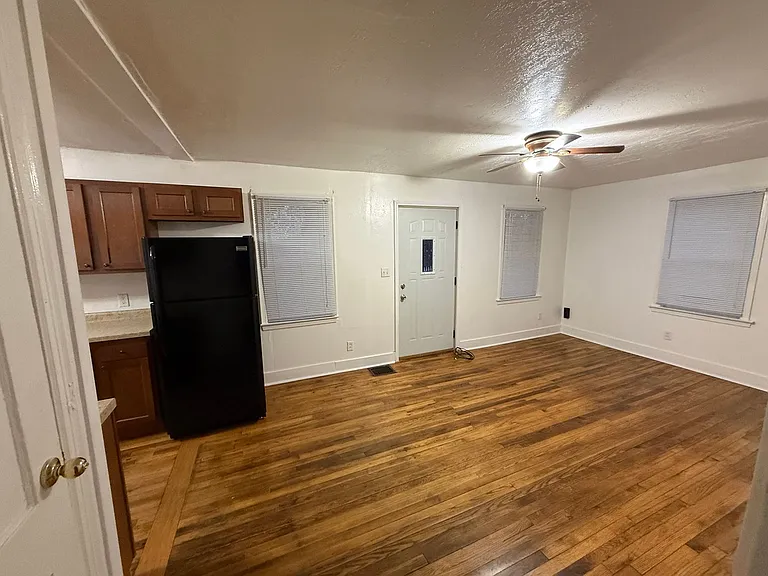 3315 Valley Dr — Photo 4