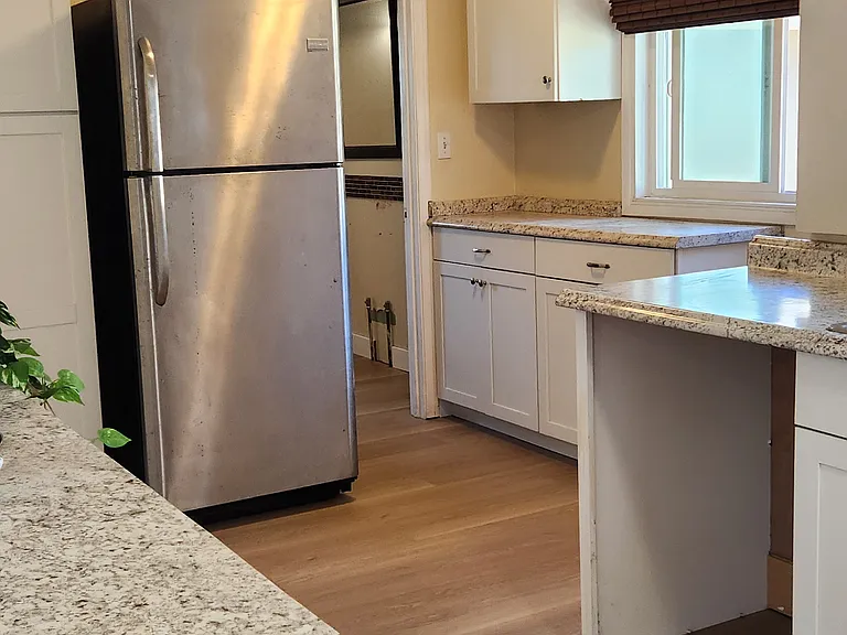 3744 Swift Ave — Photo 7