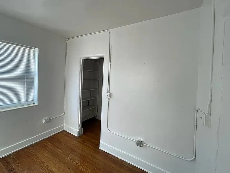 1603 SW 8th St #8 — Photo 9