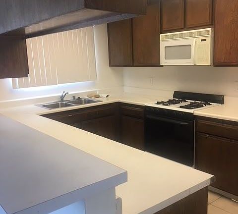 5th image of 22722 Cypress St