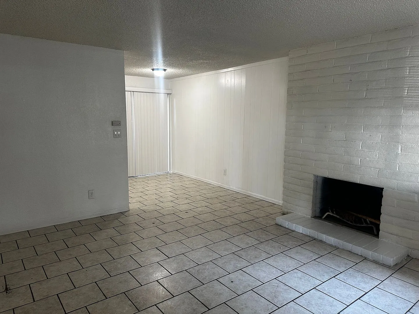 830 Astor Street — Photo 3