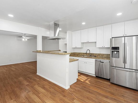 3rd image of 501-3 L Ave #501