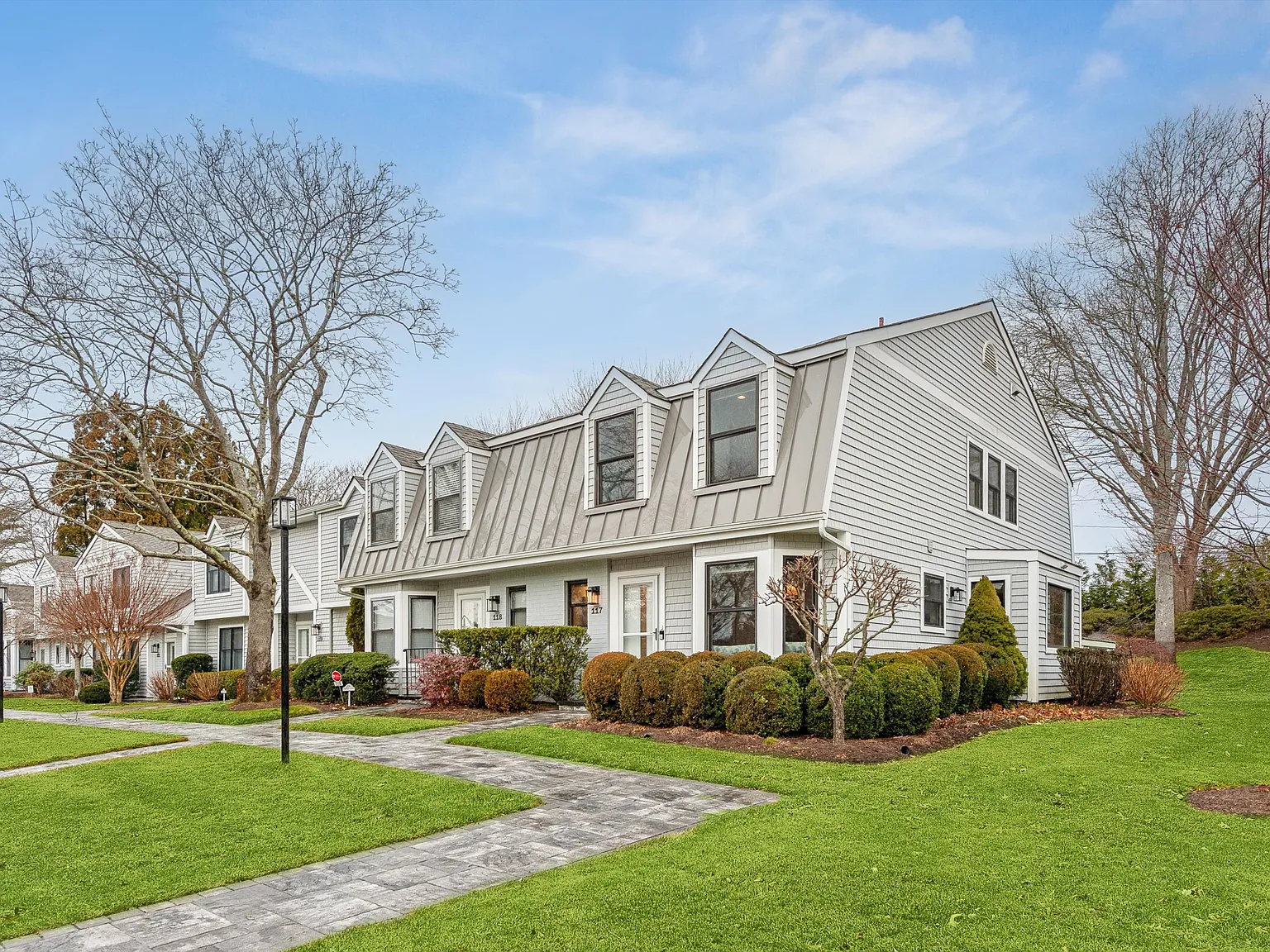 Newly Renovated Southampton Townhouse Rental! — Photo 2