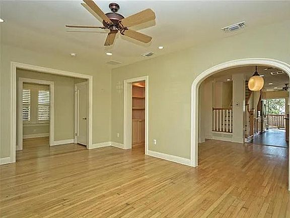 5th image of 703 Carolyn Ave