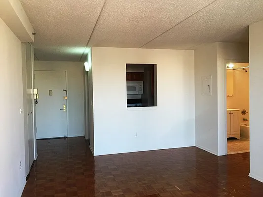 Rented by Prime Realty | media 11