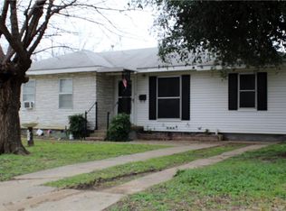 413 NE 37th St, Grand Prairie, TX 75050