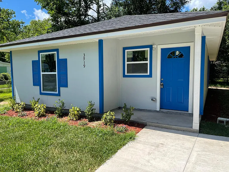 3519 Hyacinth St — Photo 1