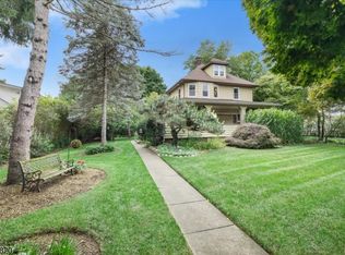 71 Cherry Ln, Ramsey Boro, NJ 07446