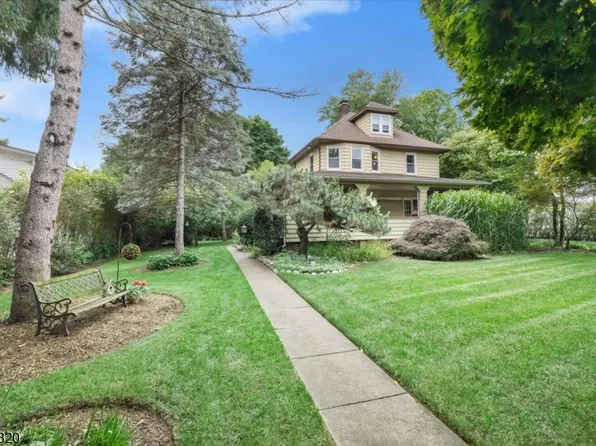 71 Cherry Ln, Ramsey Boro, NJ 07446