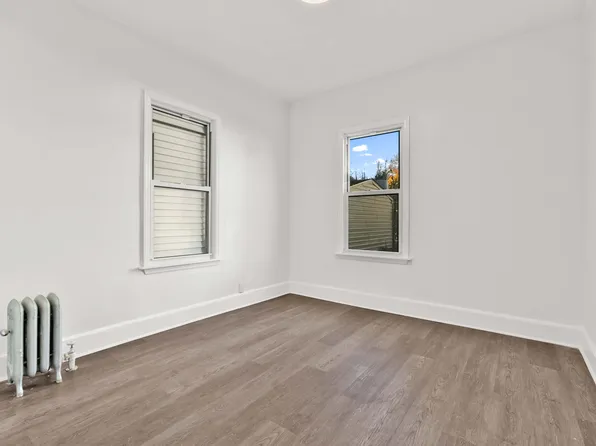 7-06 College Point Boulevard image 20 of 44