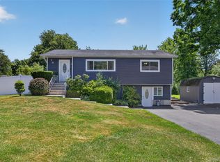 76 Surrey Rd, Chester, NY 10918