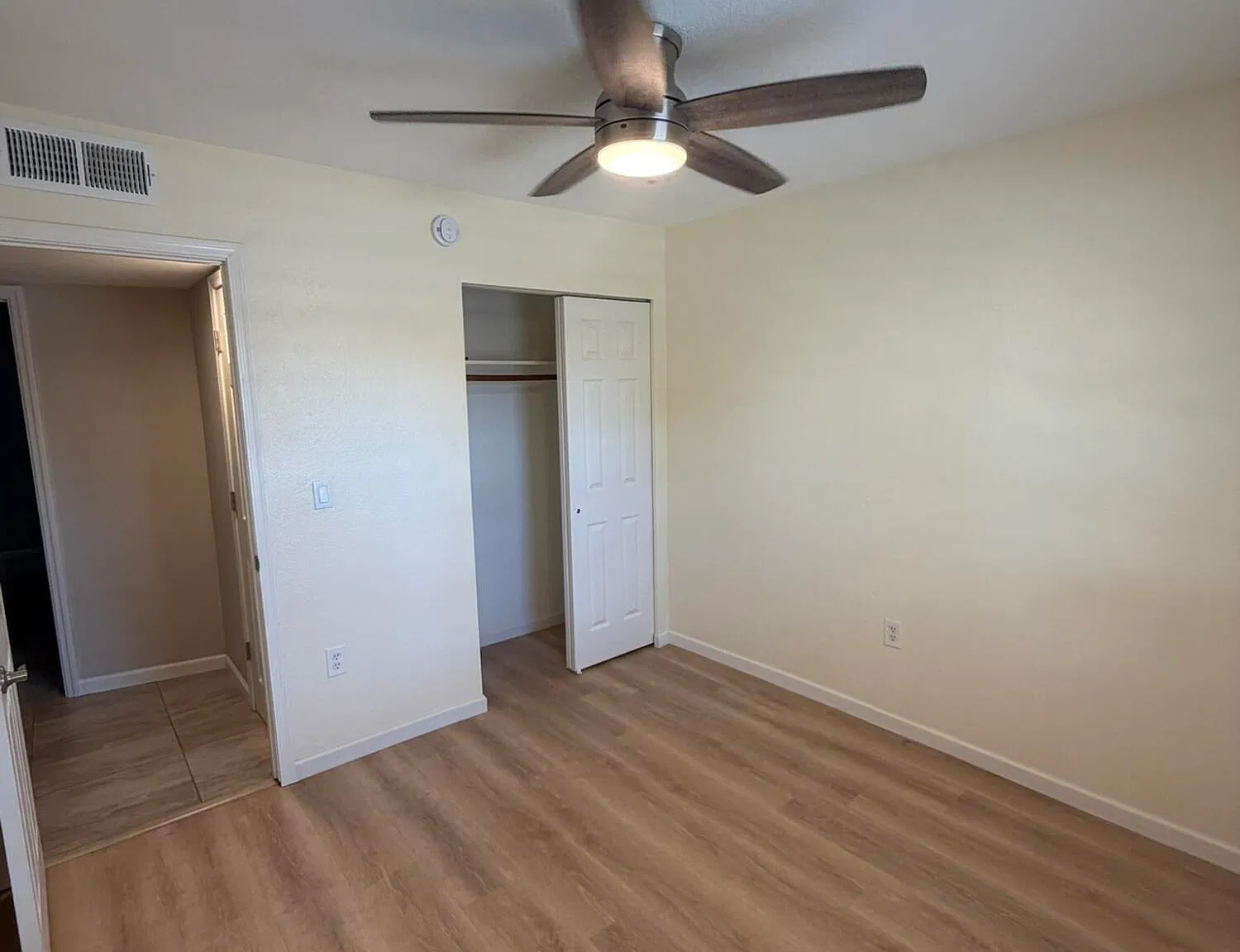 3 bed, 2.0 bath, 1192 sqft, $2,295 — Photo 3