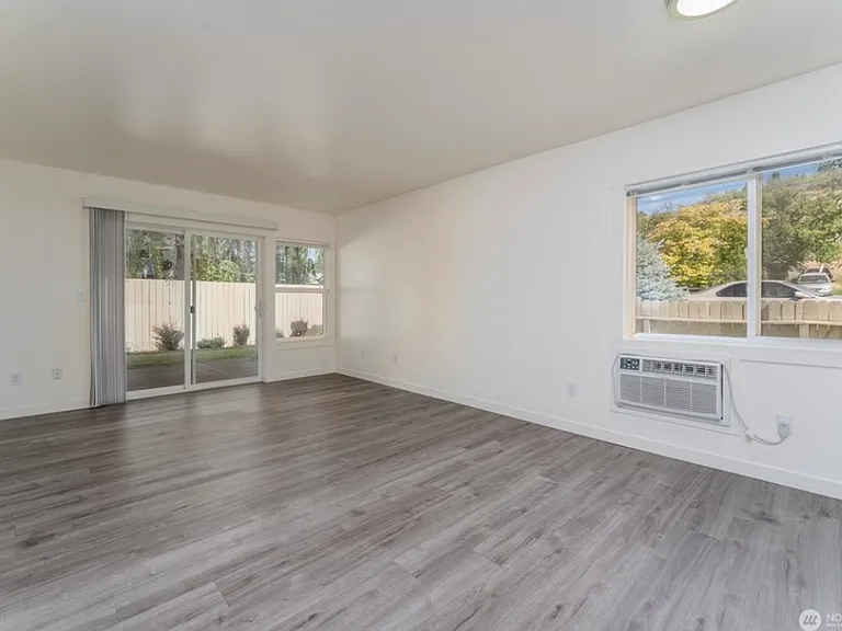 309 W Highland Ave #G — Photo 1