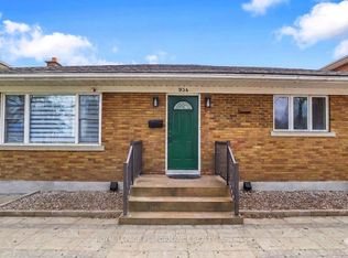 934 Smyth Rd, Ottawa, ON K1G1P6