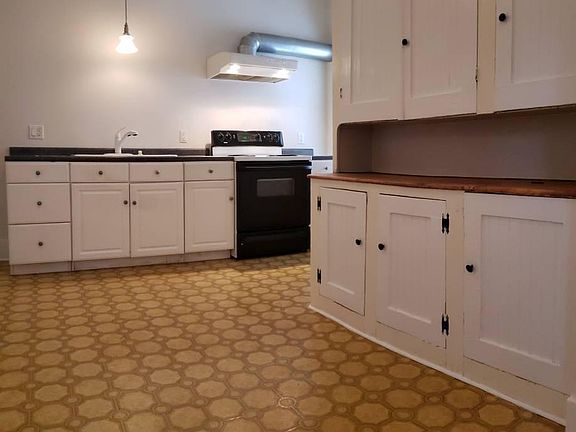 4th image of 4 Fairview Ave Floor B-2