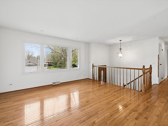 2nd image of 13 Hawthorne Rd