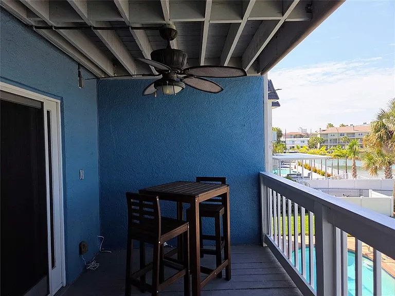 11820 Capri Cir S — Photo 12