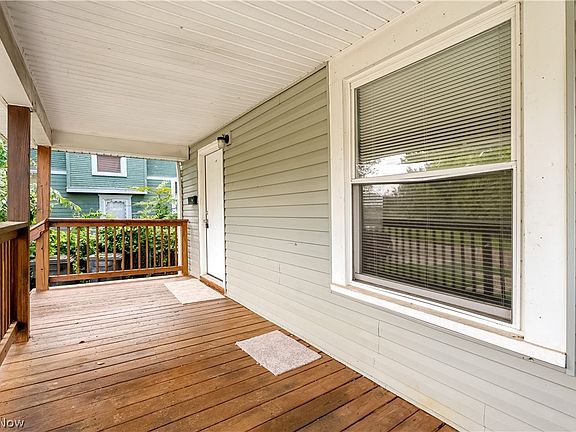 2nd image of 1152 Manning Ave