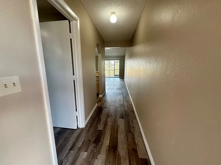 829 Gleason Pkwy — Photo 3