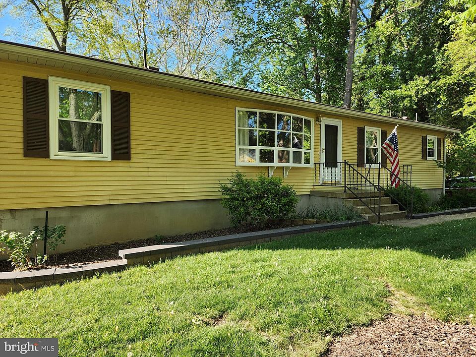 1st image of 26403 Fielding Rd