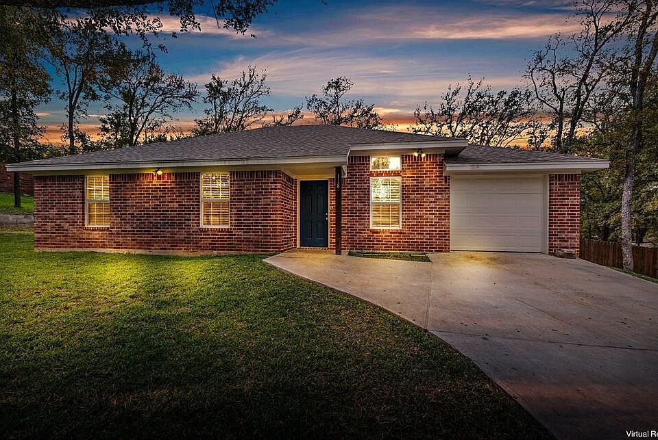 1st image of 118 N Emberwood Dr