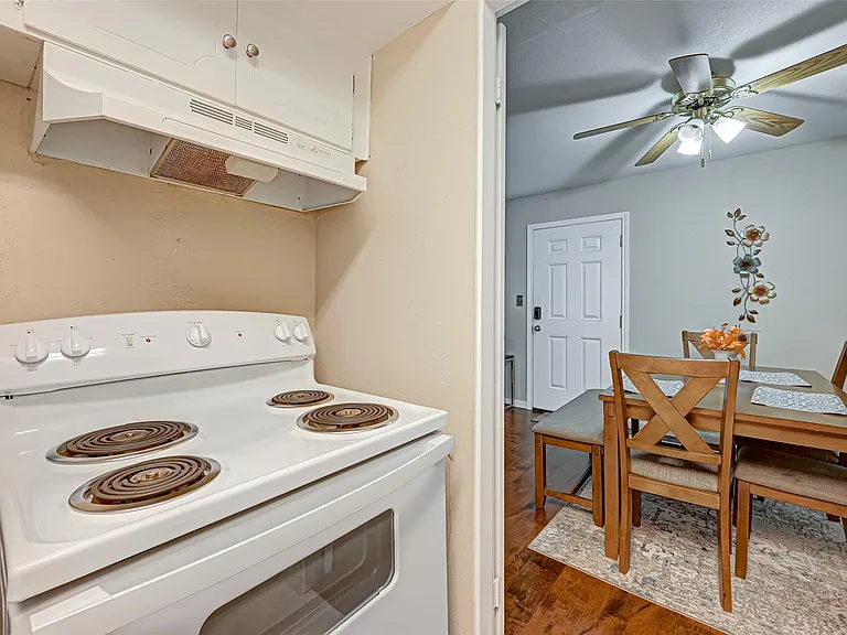 2121 Fountain View Dr #16 — Photo 19