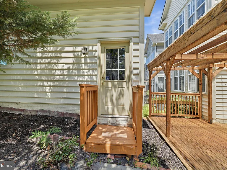 13131 Clarksburg Square Rd — Photo 47