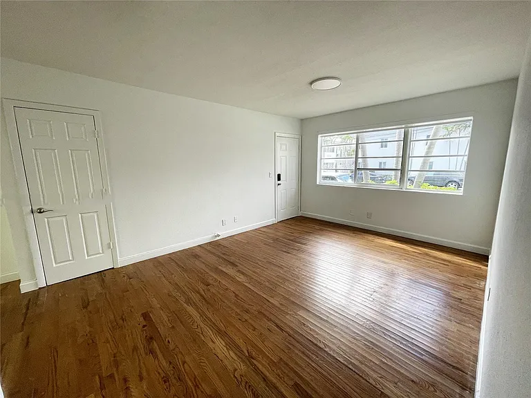 8345 Byron Ave #1 — Photo 16