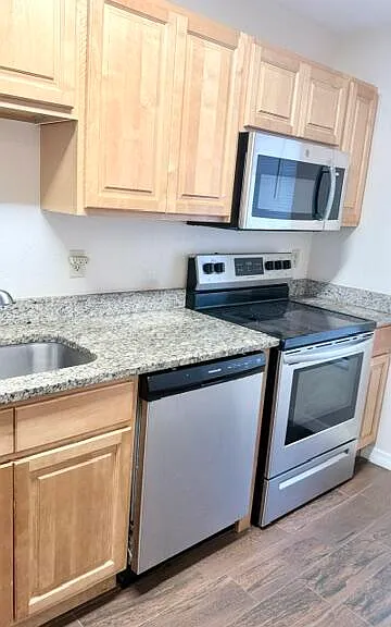 1510 SE Dewberry Ct — Photo 3