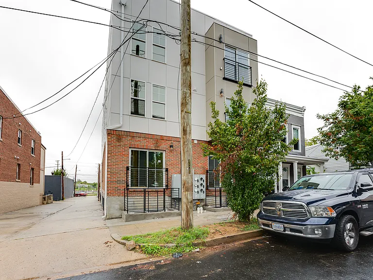 2230 Nicholson St SE #12 — Photo 9