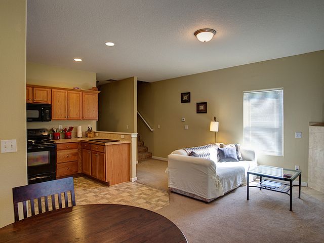 1st image of 652 SE Shega Ct