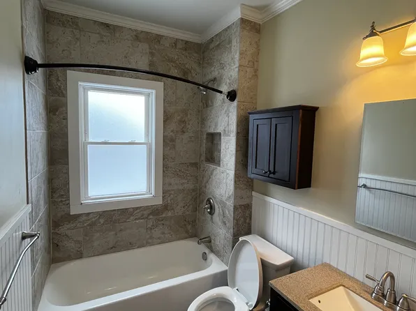 2054 Fairview Ave APT 1, Cleveland, OH 44106