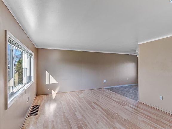 2nd image of 502/504 Douglass Ave