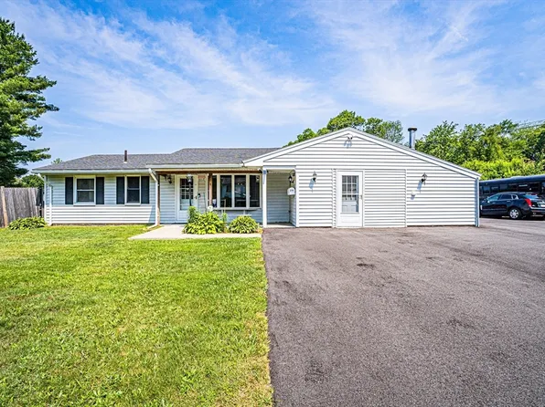 214 Hovenden Ave, Brockton, MA 02302